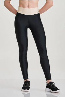 LEGGING ATLETIKA COM EMPINA BUMBUM PRETO
