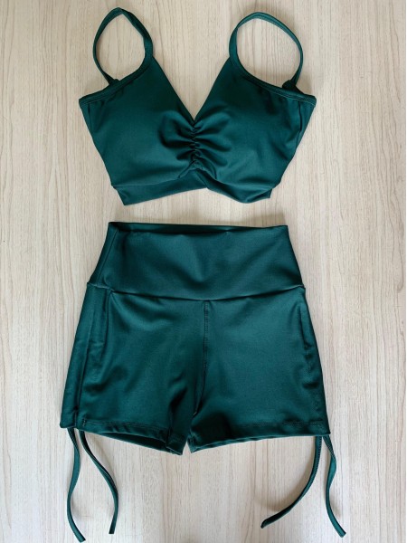 Conjunto top/short com corda lateral