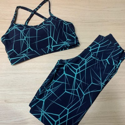 Conjunto top/legging estampado
